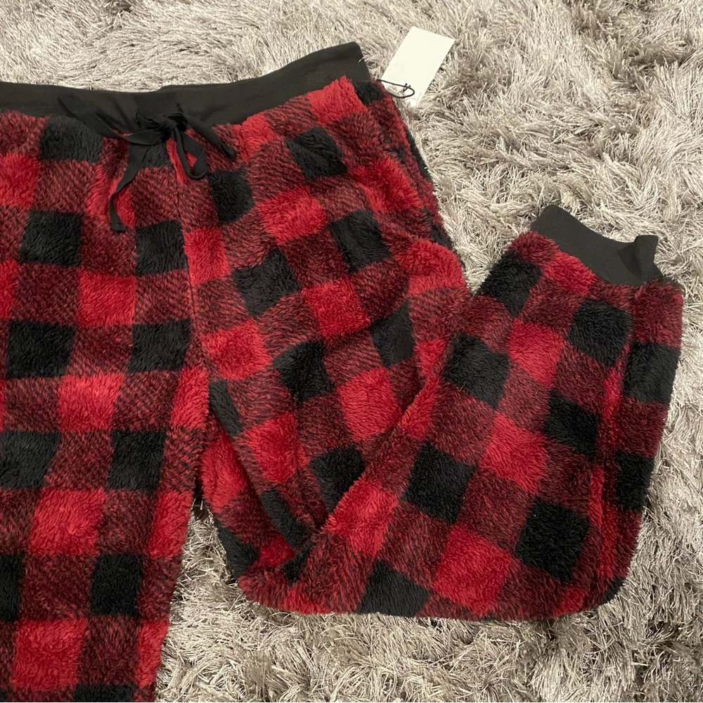 Ultra soft fuzzy Sherpa joggers with pockets